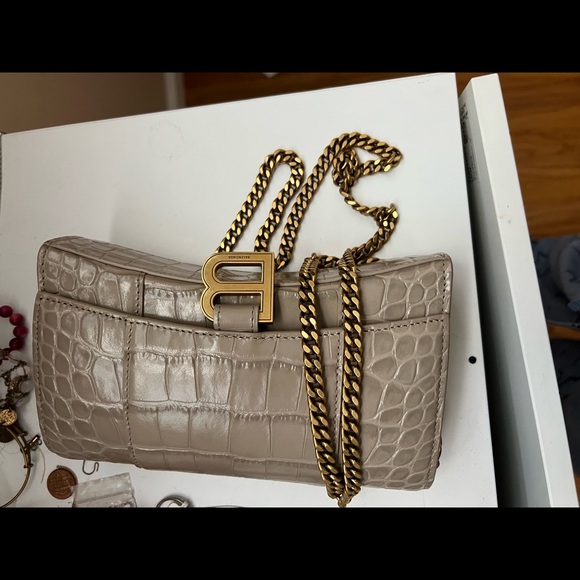 Croc Bag- in Hourglass Shape! By Balenciaga - Picture 2 of 4
